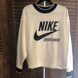 Women’s Nike sweatshirt